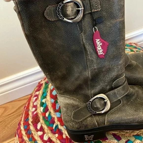 NWT Alegria distressed  leather boots - Picture 2 of 6